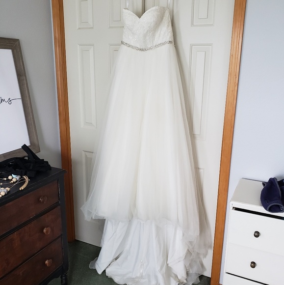 Wedding Dress - Picture 5 of 6